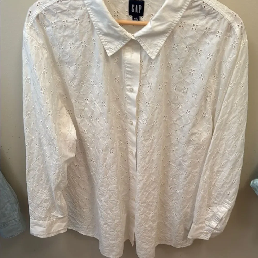 GAP white eyelet long sleeve Shirt - Picture 1 of 3